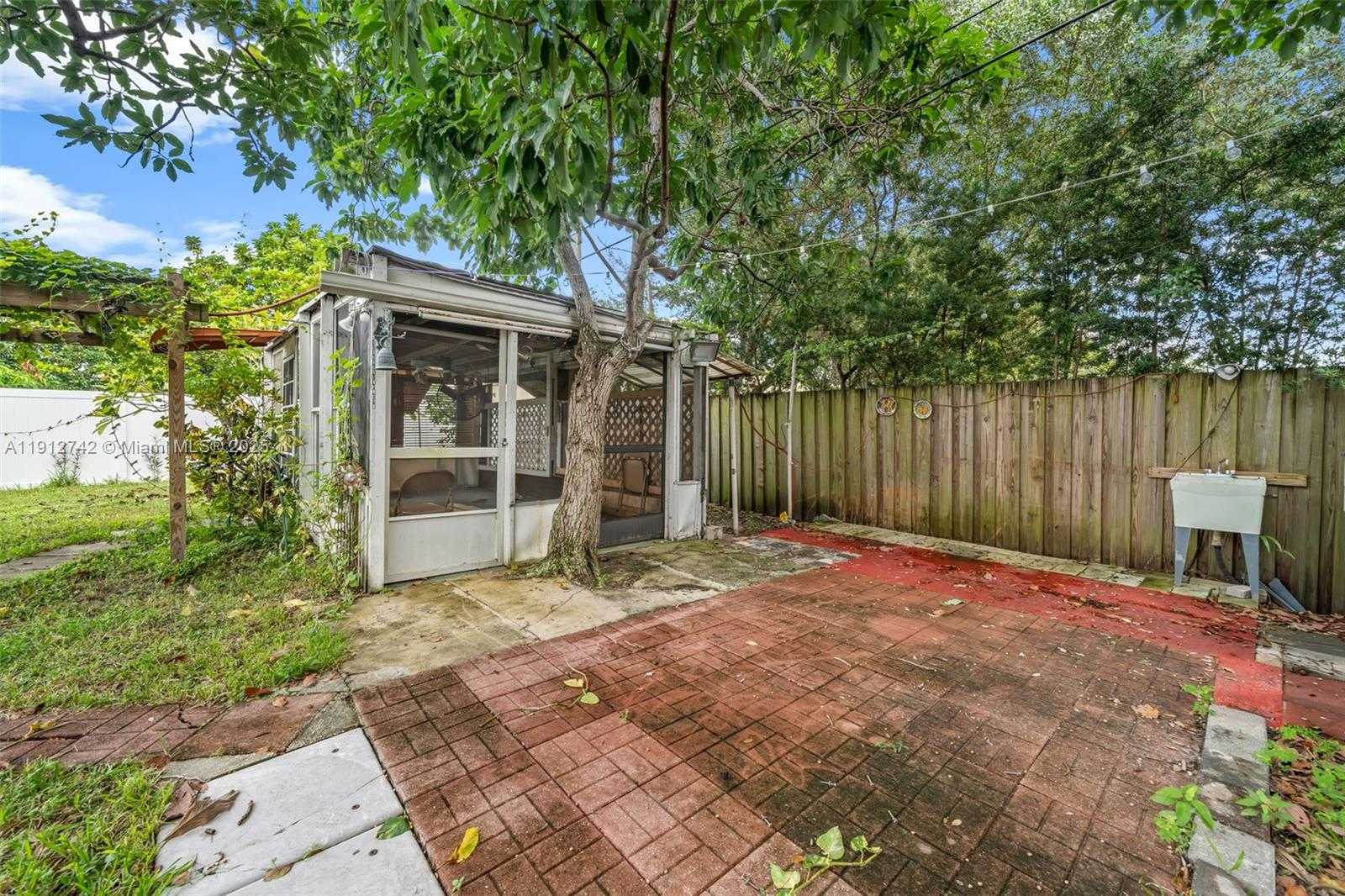 Small Image of 136 CAYMAN DR, Palm Springs Number 21