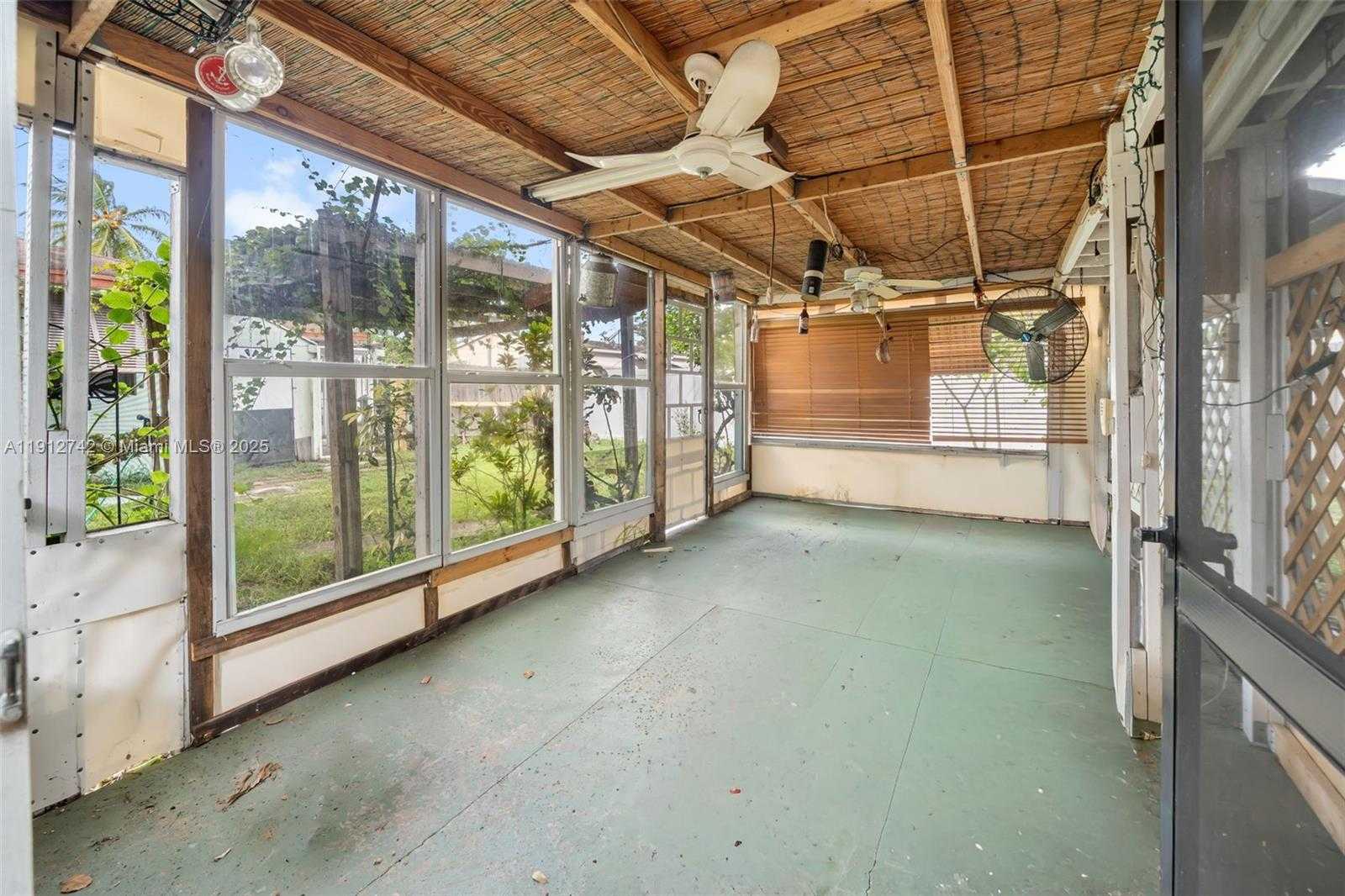 Small Image of 136 CAYMAN DR, Palm Springs Number 23