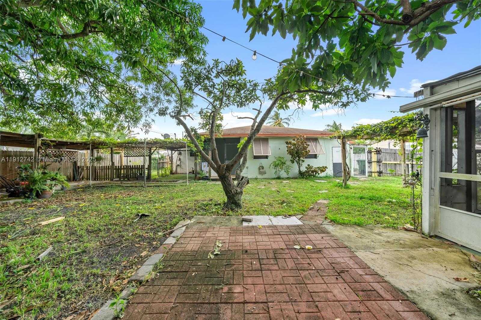 Small Image of 136 CAYMAN DR, Palm Springs Number 24