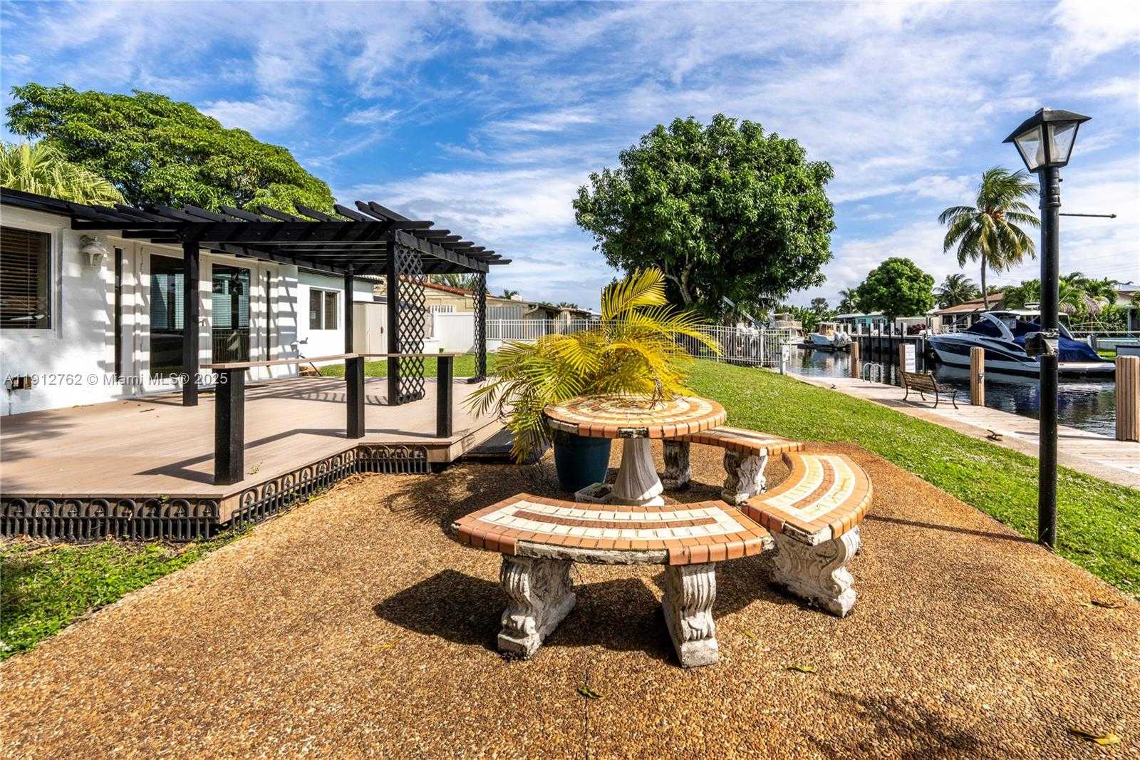 Small Image of 1328 MANGO ISLE, Fort Lauderdale Number 17