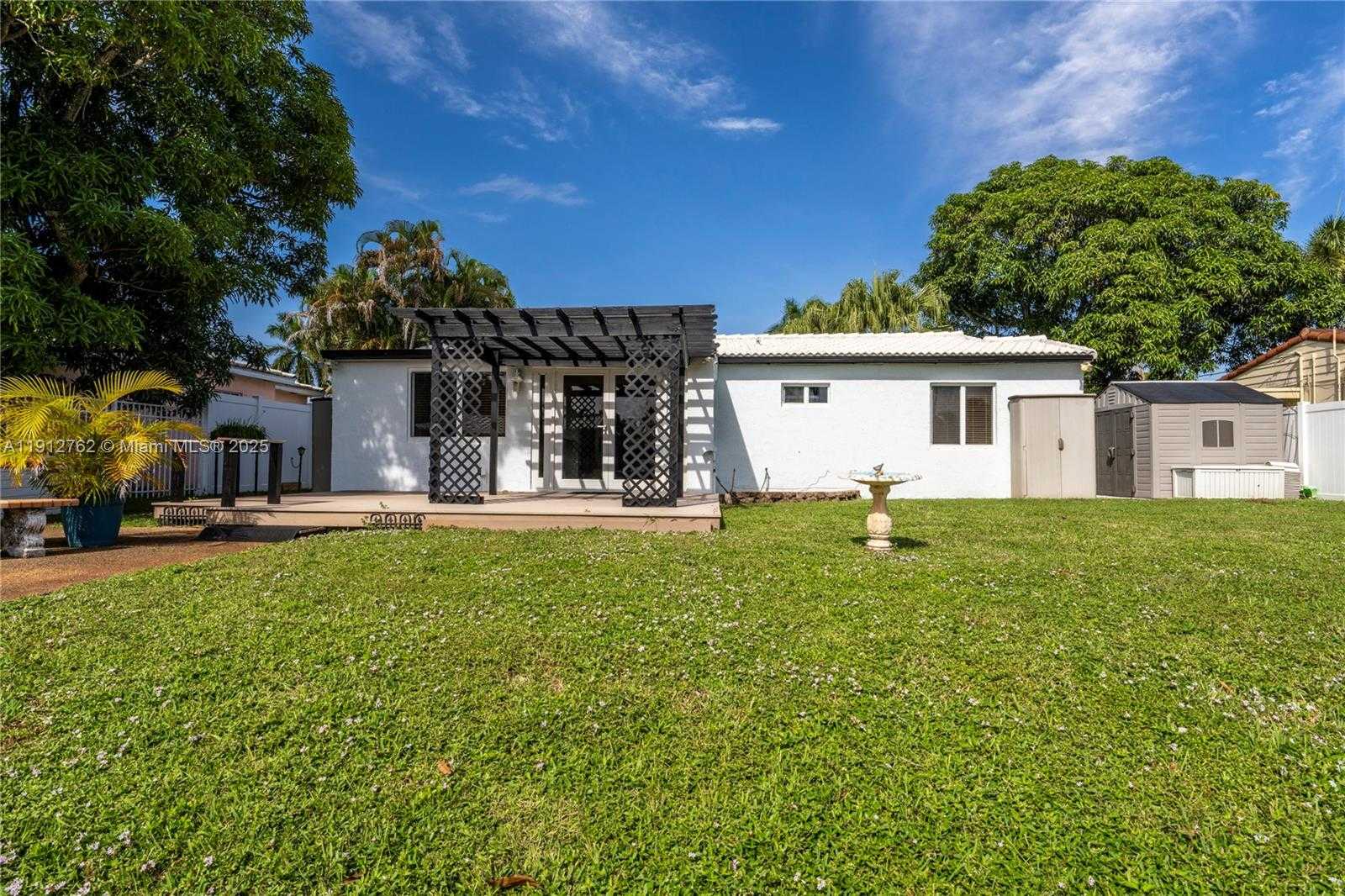 Small Image of 1328 MANGO ISLE, Fort Lauderdale Number 18