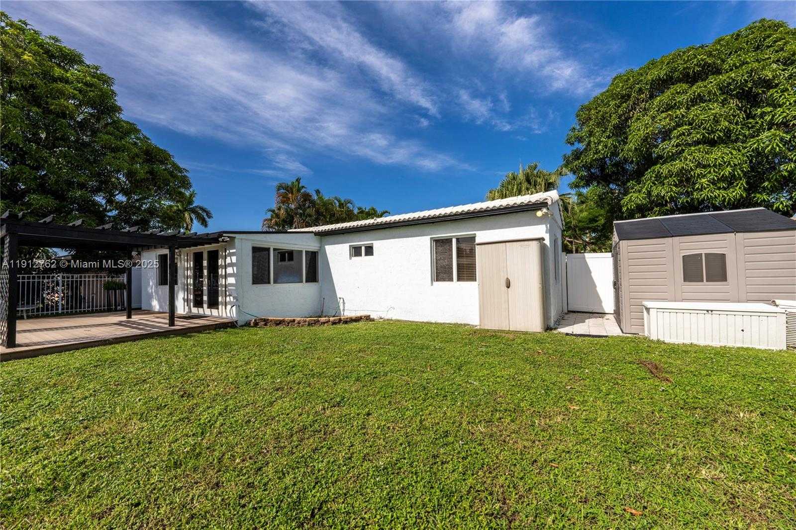 Small Image of 1328 MANGO ISLE, Fort Lauderdale Number 20
