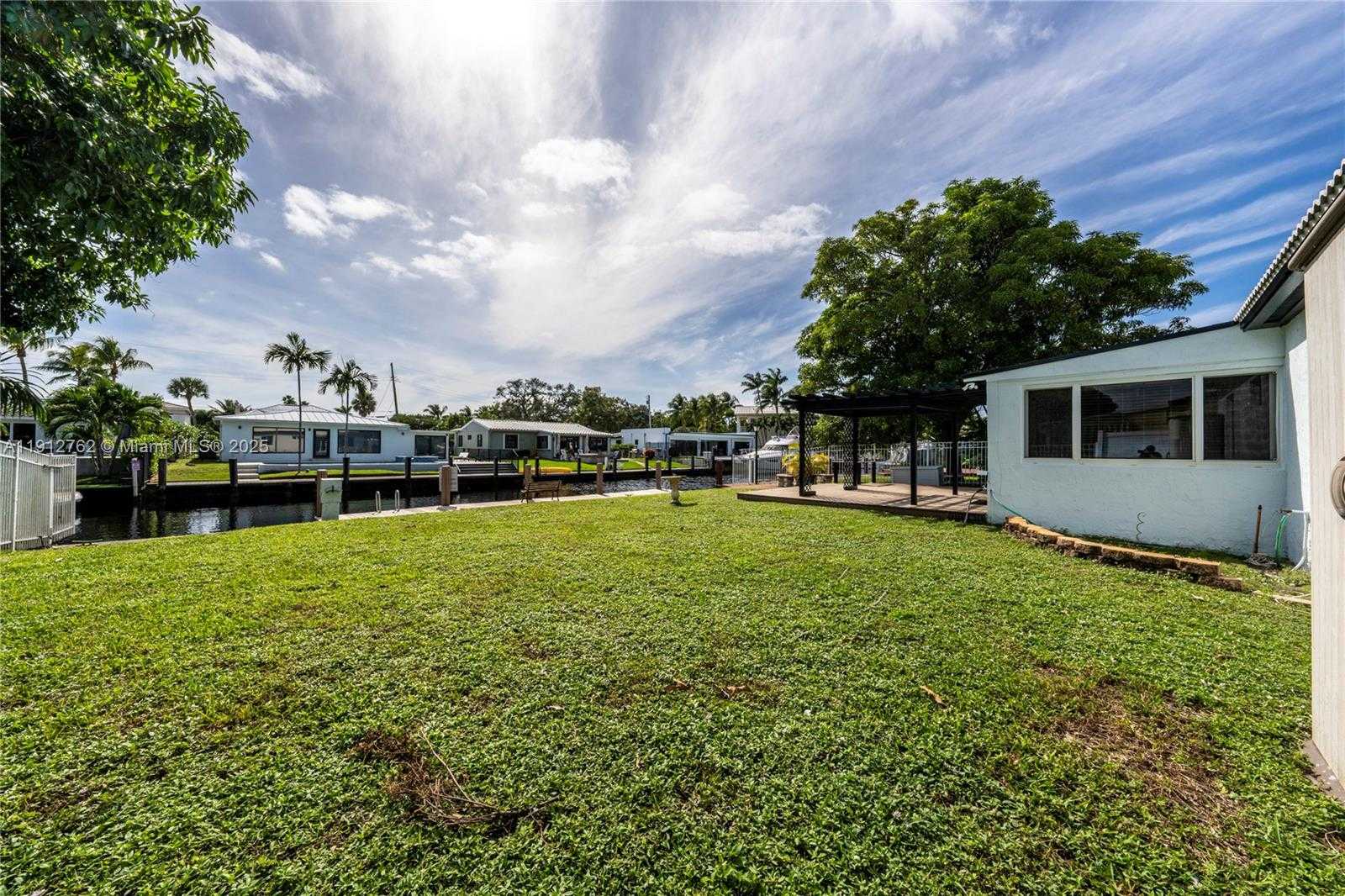 Small Image of 1328 MANGO ISLE, Fort Lauderdale Number 21