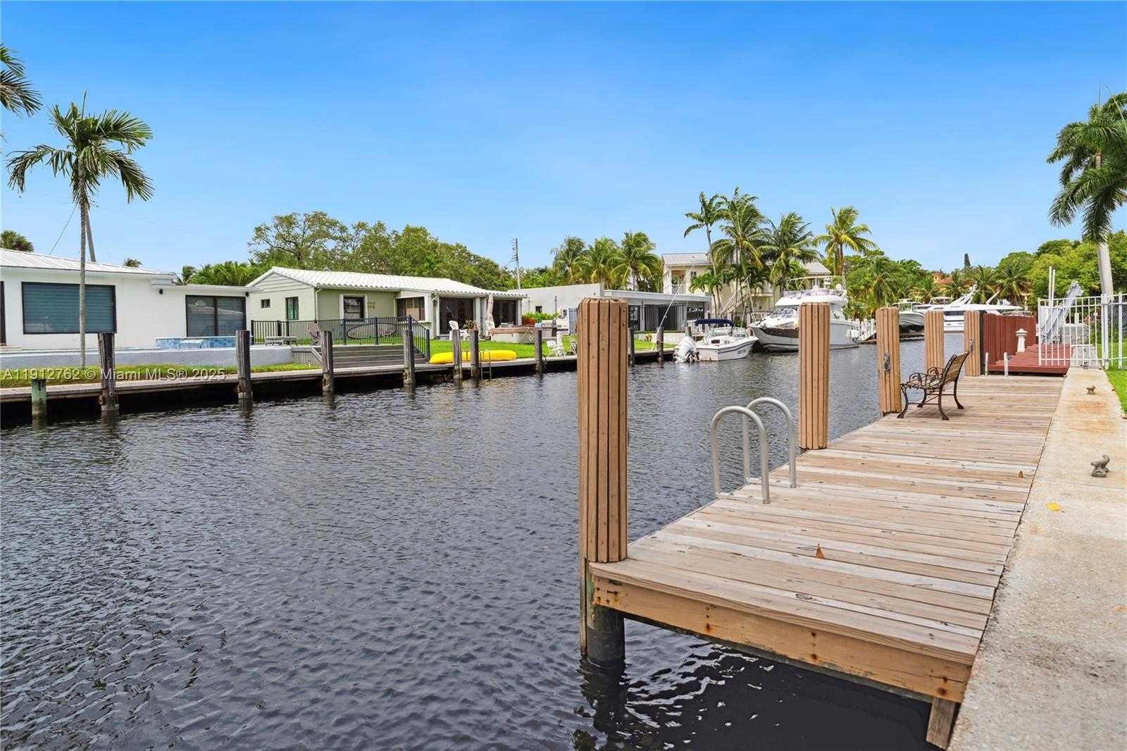 Small Image of 1328 MANGO ISLE, Fort Lauderdale Number 22