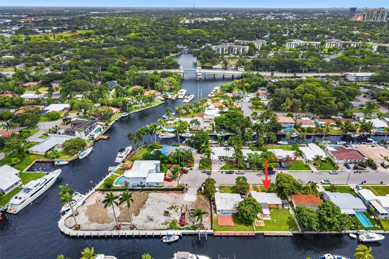 Small Image of 1328 MANGO ISLE, Fort Lauderdale Number 24