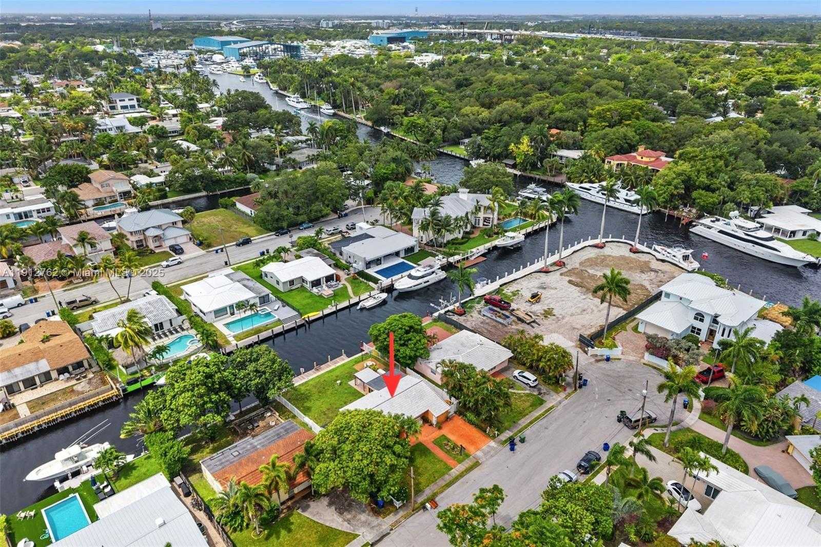 Small Image of 1328 MANGO ISLE, Fort Lauderdale Number 26