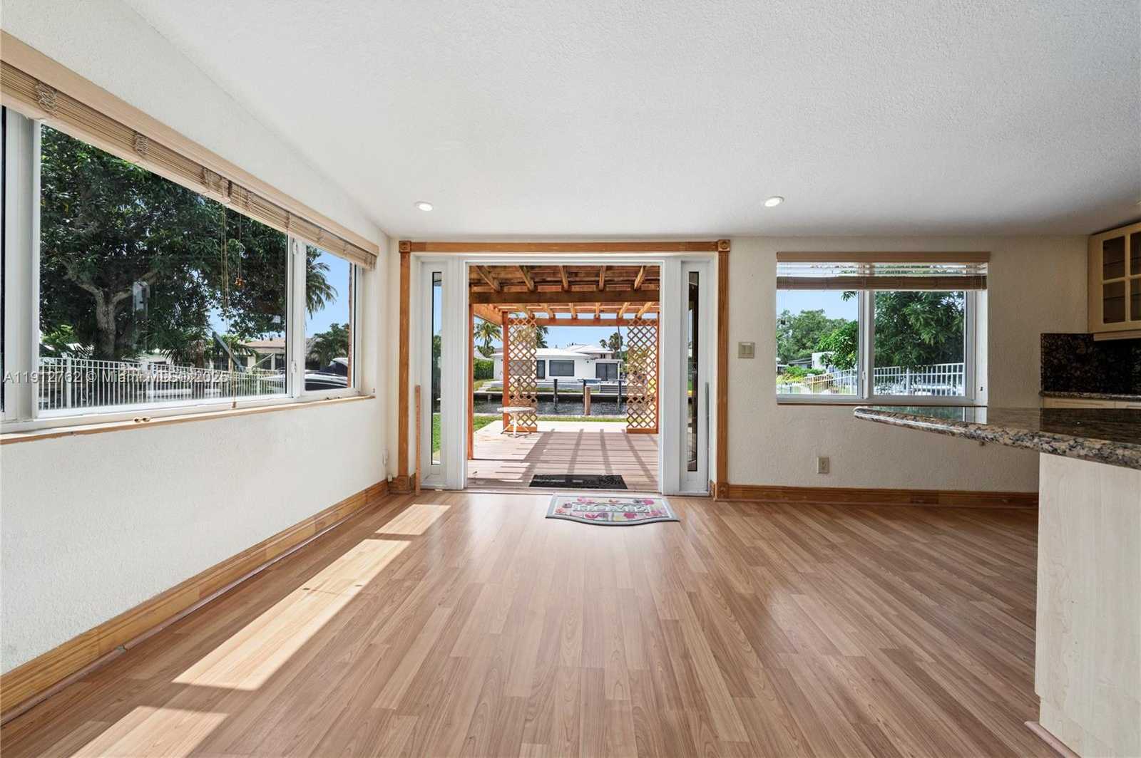 Small Image of 1328 MANGO ISLE, Fort Lauderdale Number 4