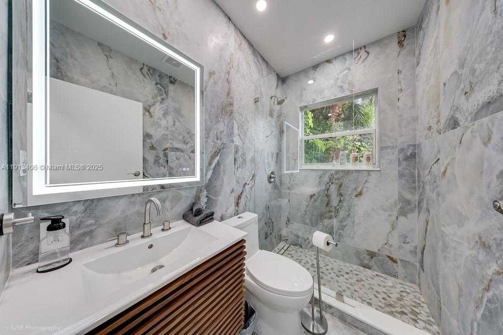 Small Image of 46 NORTH EAST 43RD ST, Miami Number 12