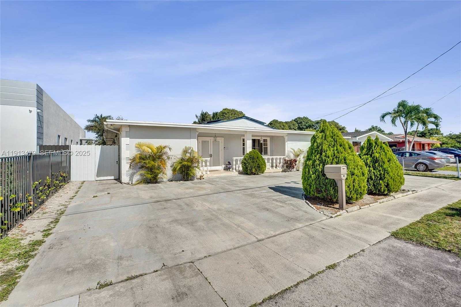 Small Image of 311 EAST 51ST ST, Hialeah Number 20