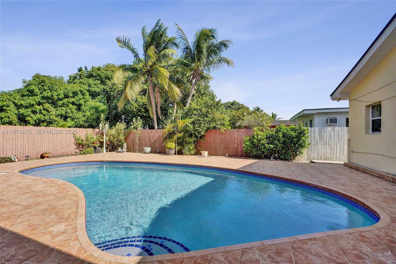 Small Image of 311 EAST 51ST ST, Hialeah Number 44