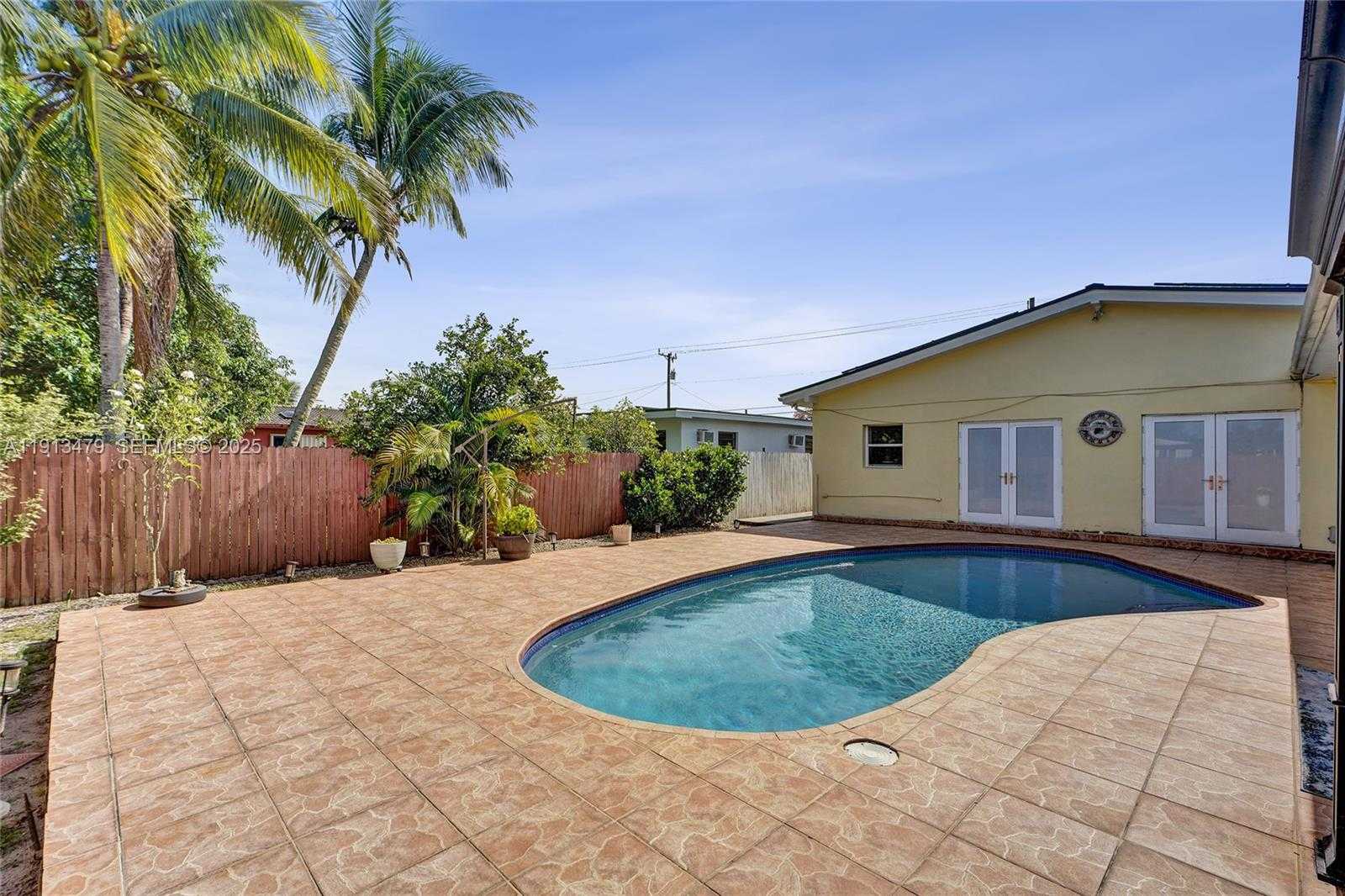 Small Image of 311 EAST 51ST ST, Hialeah Number 45