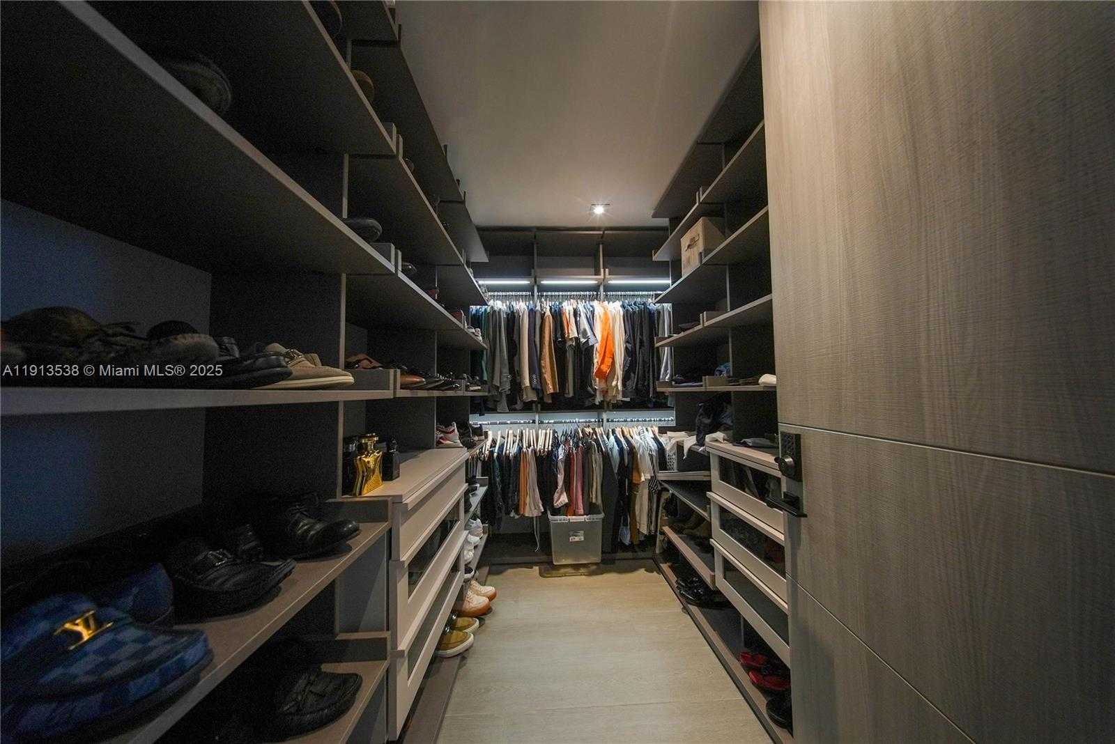 Small Image of 7520 WEST TREASURE DR, North Bay Village Number 13