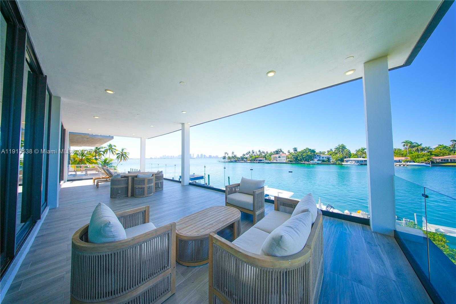 Small Image of 7520 WEST TREASURE DR, North Bay Village Number 15