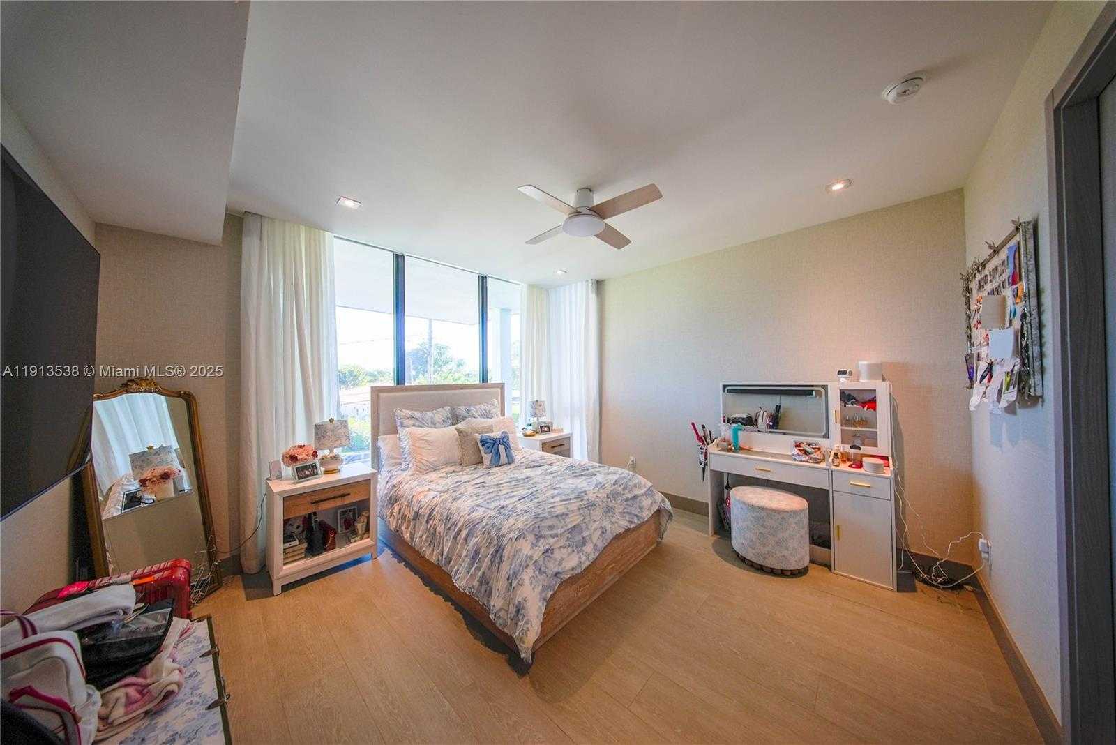 Small Image of 7520 WEST TREASURE DR, North Bay Village Number 17