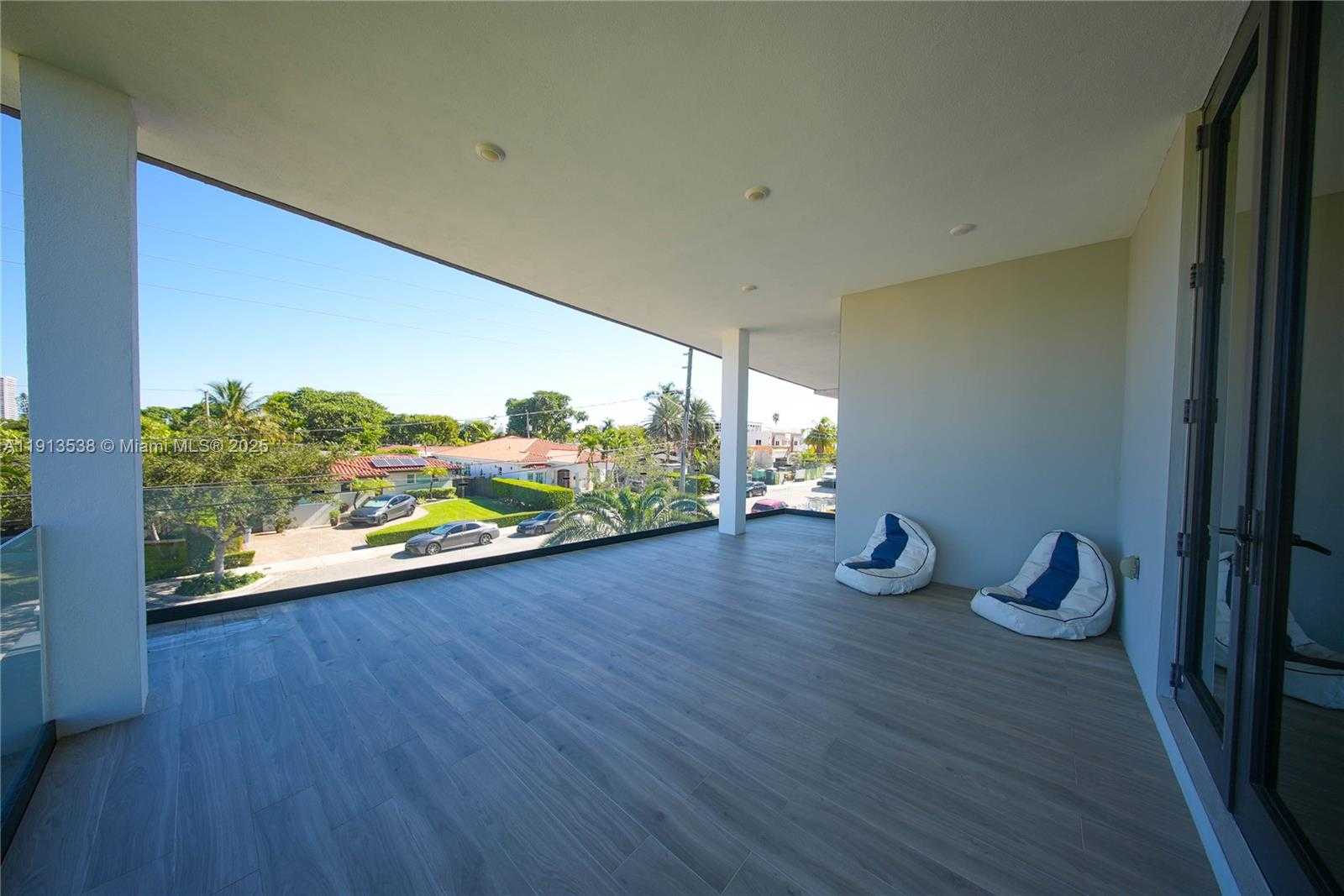 Small Image of 7520 WEST TREASURE DR, North Bay Village Number 21