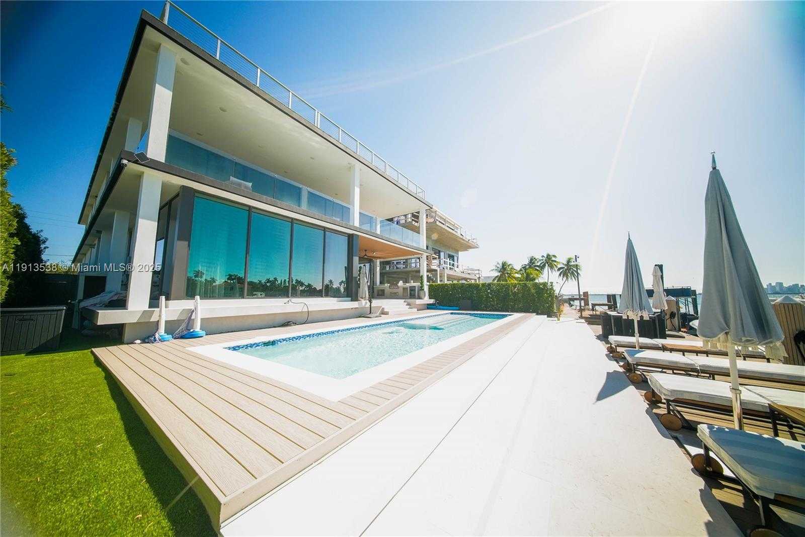 Small Image of 7520 WEST TREASURE DR, North Bay Village Number 32