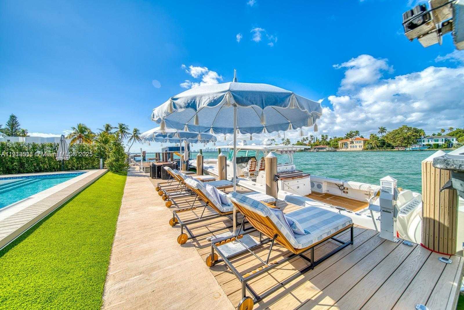 Small Image of 7520 WEST TREASURE DR, North Bay Village Number 40