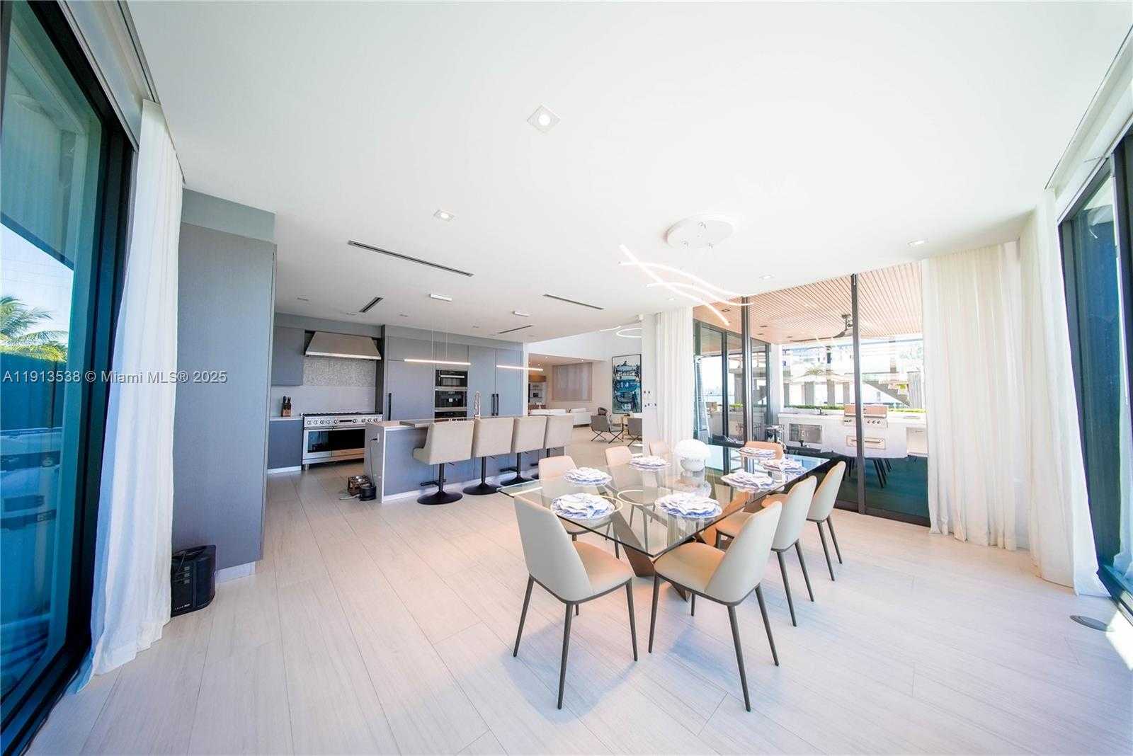 Small Image of 7520 WEST TREASURE DR, North Bay Village Number 7