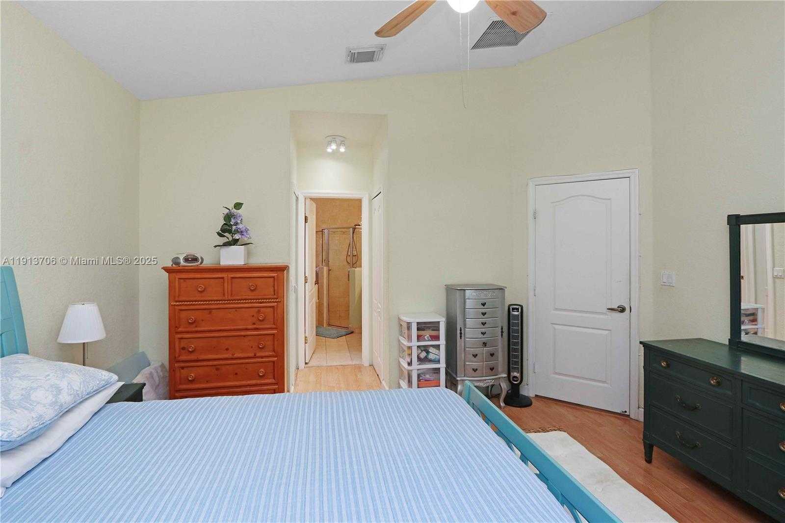 Small Image of 15382 SOUTH WEST 16TH TER, Miami Number 16