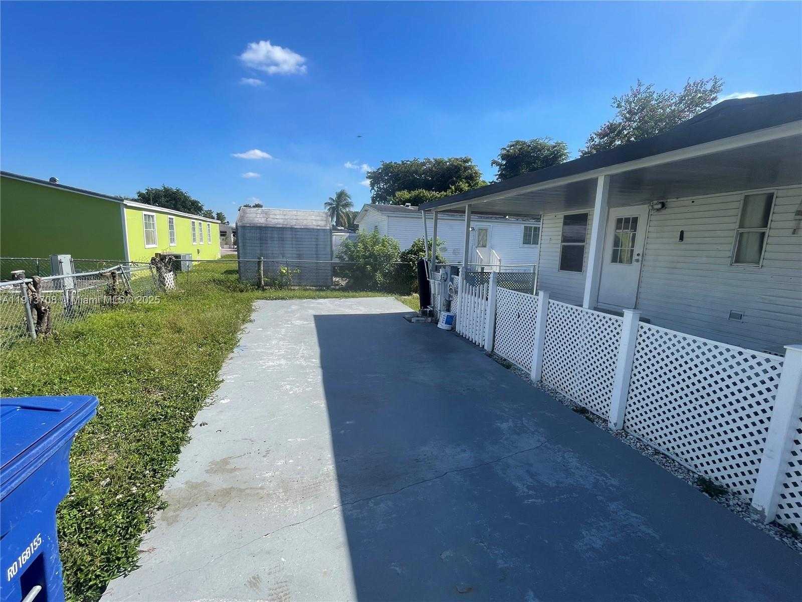 Small Image of 19800 SOUTH WEST 180TH AVE UNIT 394, Miami Number 6