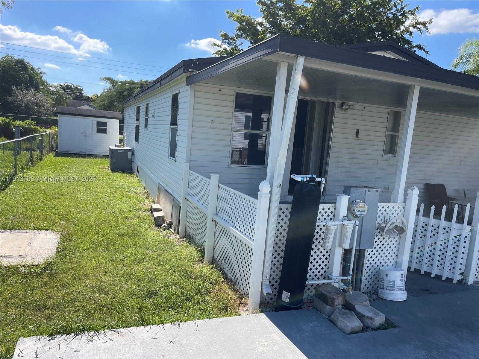 Small Image of 19800 SOUTH WEST 180TH AVE UNIT 394, Miami Number 7