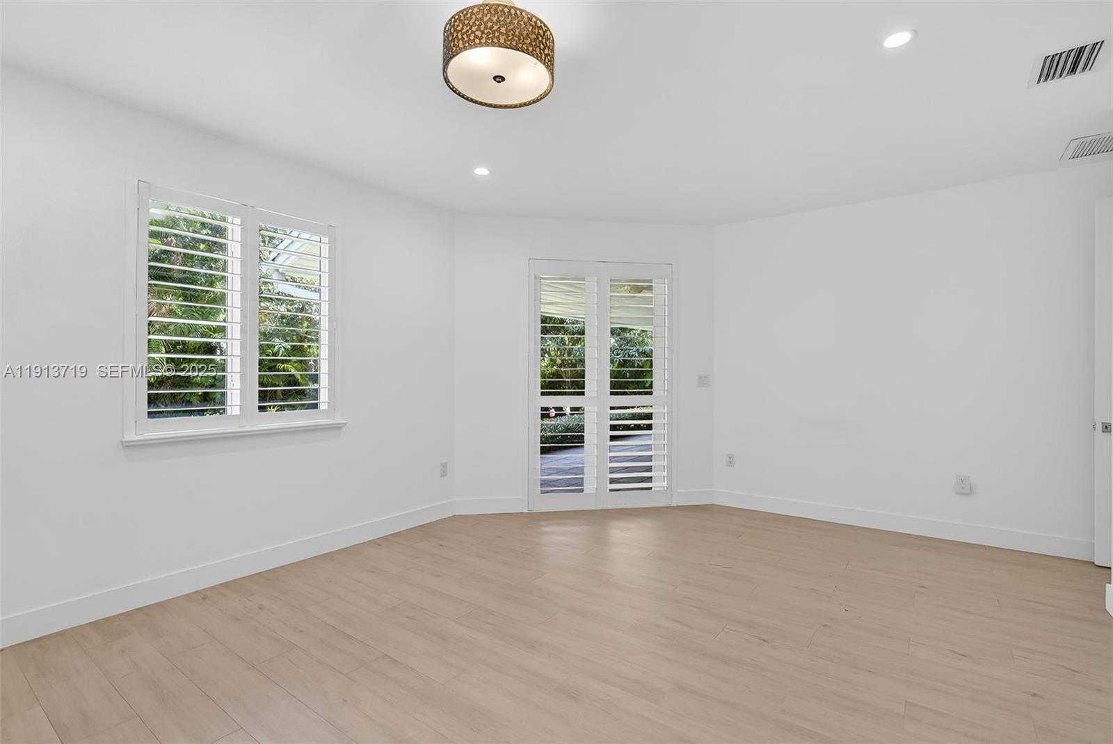 Imagen de Pequeño Objeto