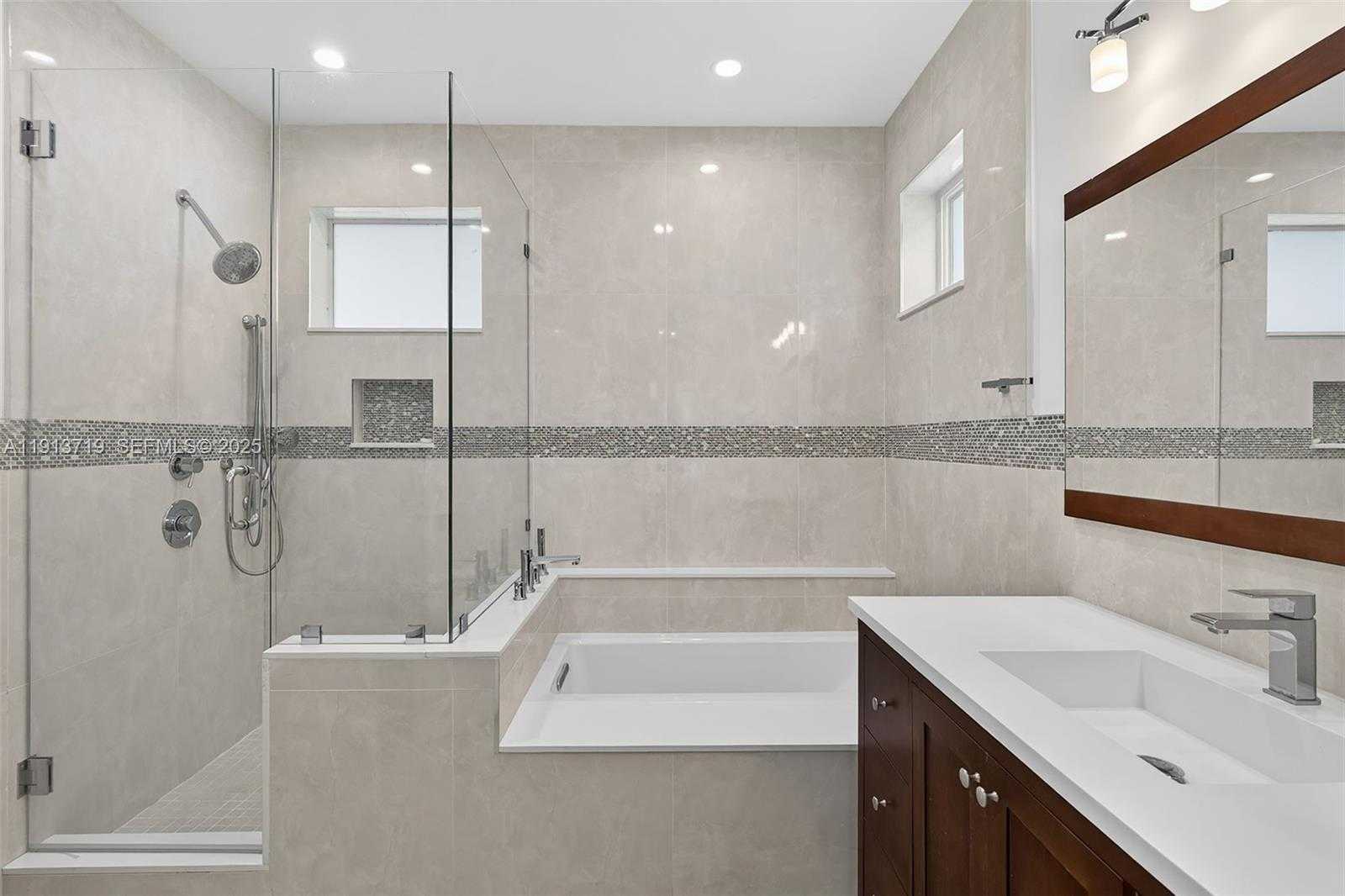 Imagen de Pequeño Objeto