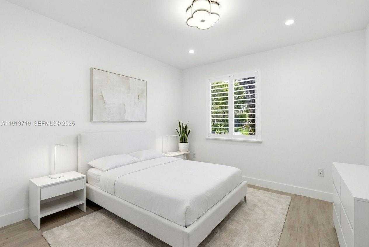 Imagen de Pequeño Objeto