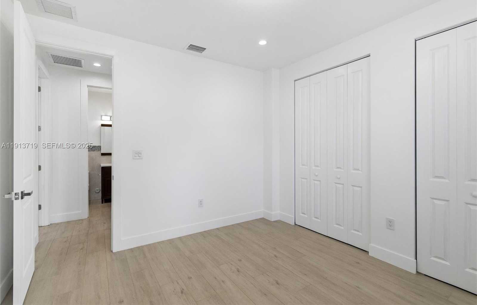 Imagen de Pequeño Objeto