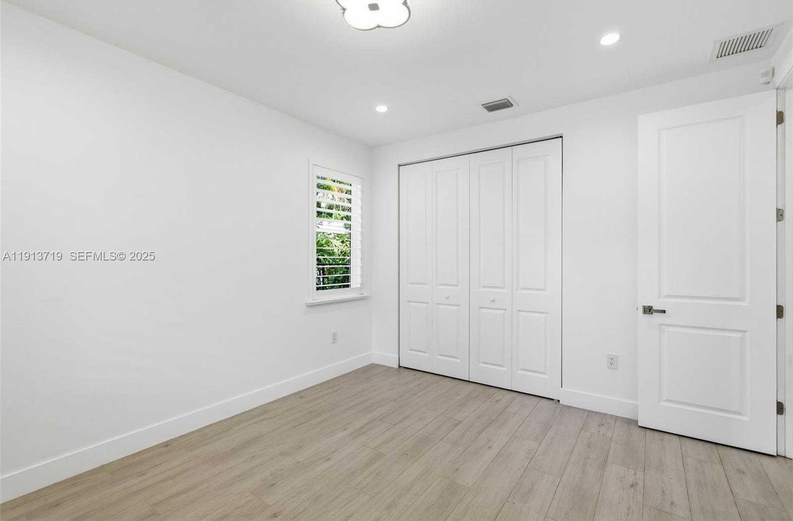 Imagen de Pequeño Objeto