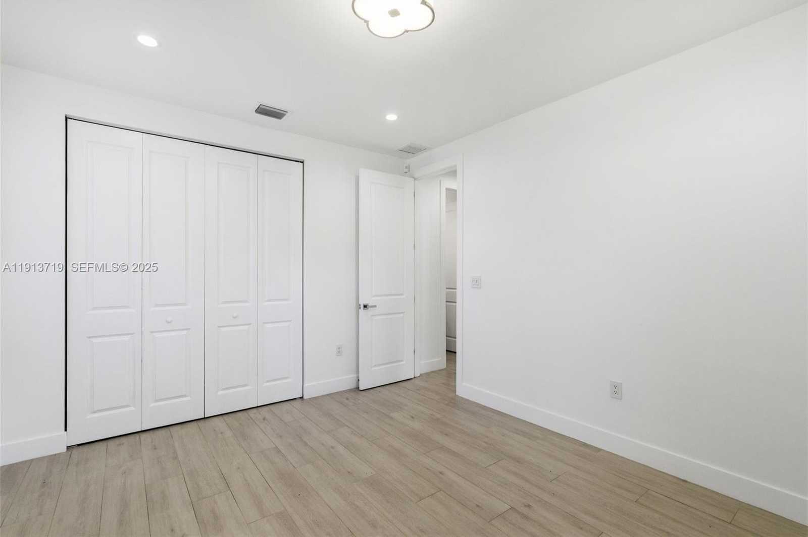 Imagen de Pequeño Objeto