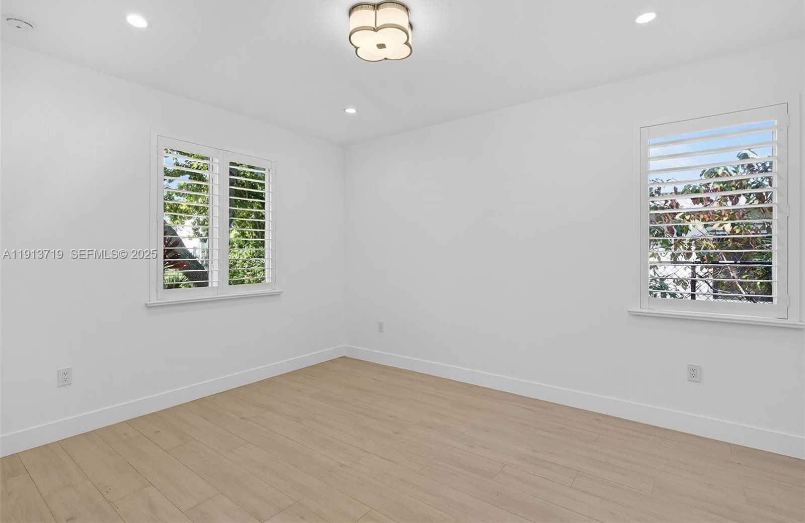 Imagen de Pequeño Objeto