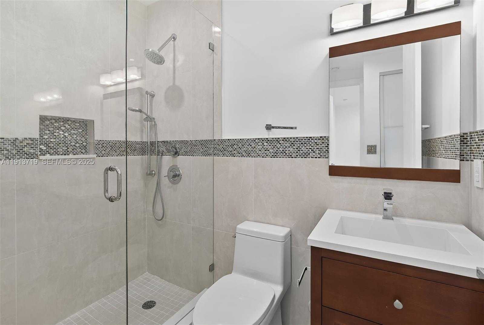 Imagen de Pequeño Objeto