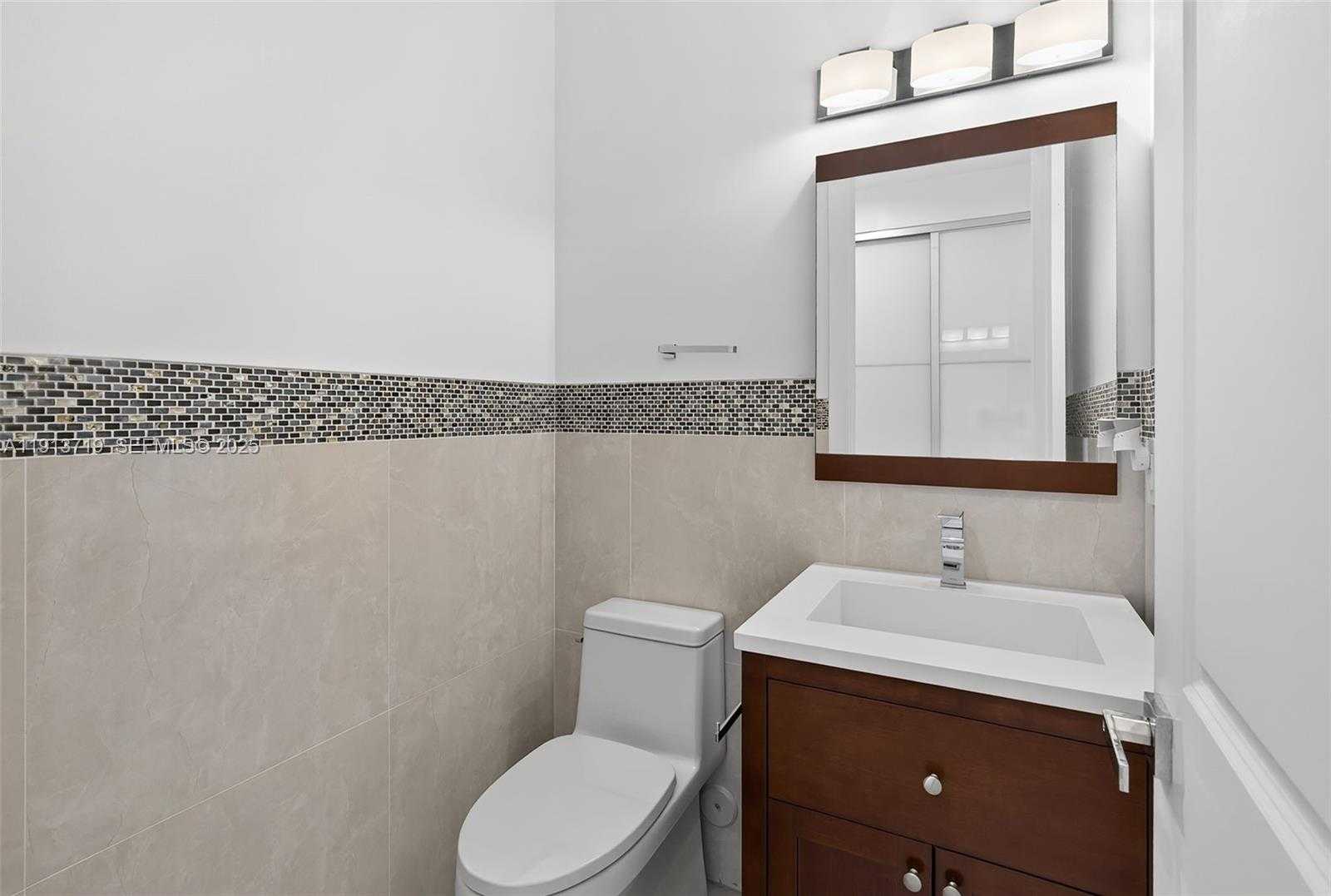 Imagen de Pequeño Objeto