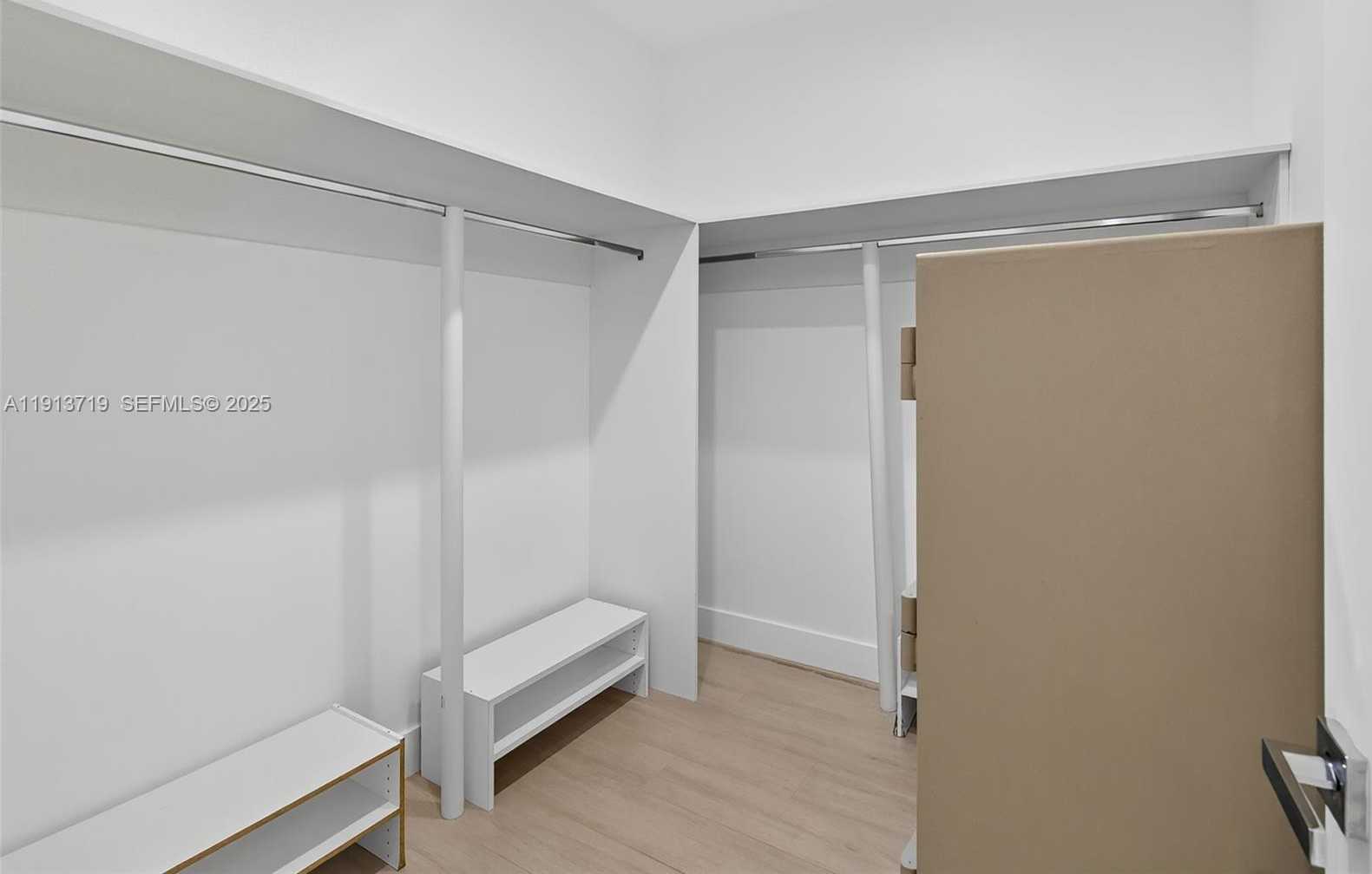 Imagen de Pequeño Objeto