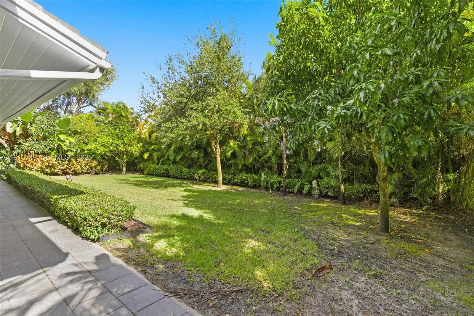 Imagen de Pequeño Objeto