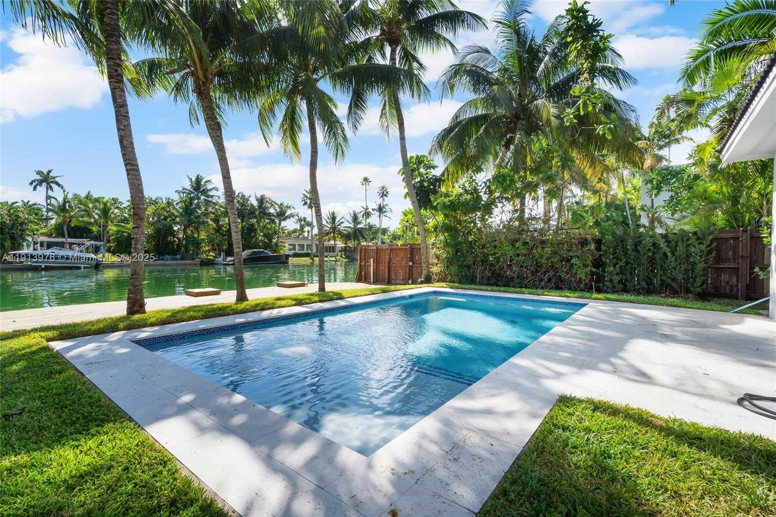 Small Image of 550 SOUTH SHORE DR, Miami Beach Number 11