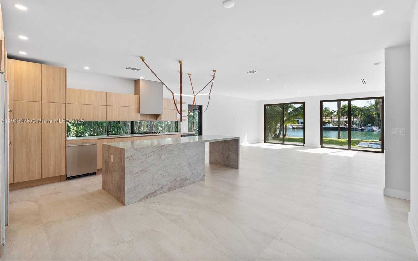 Small Image of 550 SOUTH SHORE DR, Miami Beach Number 13