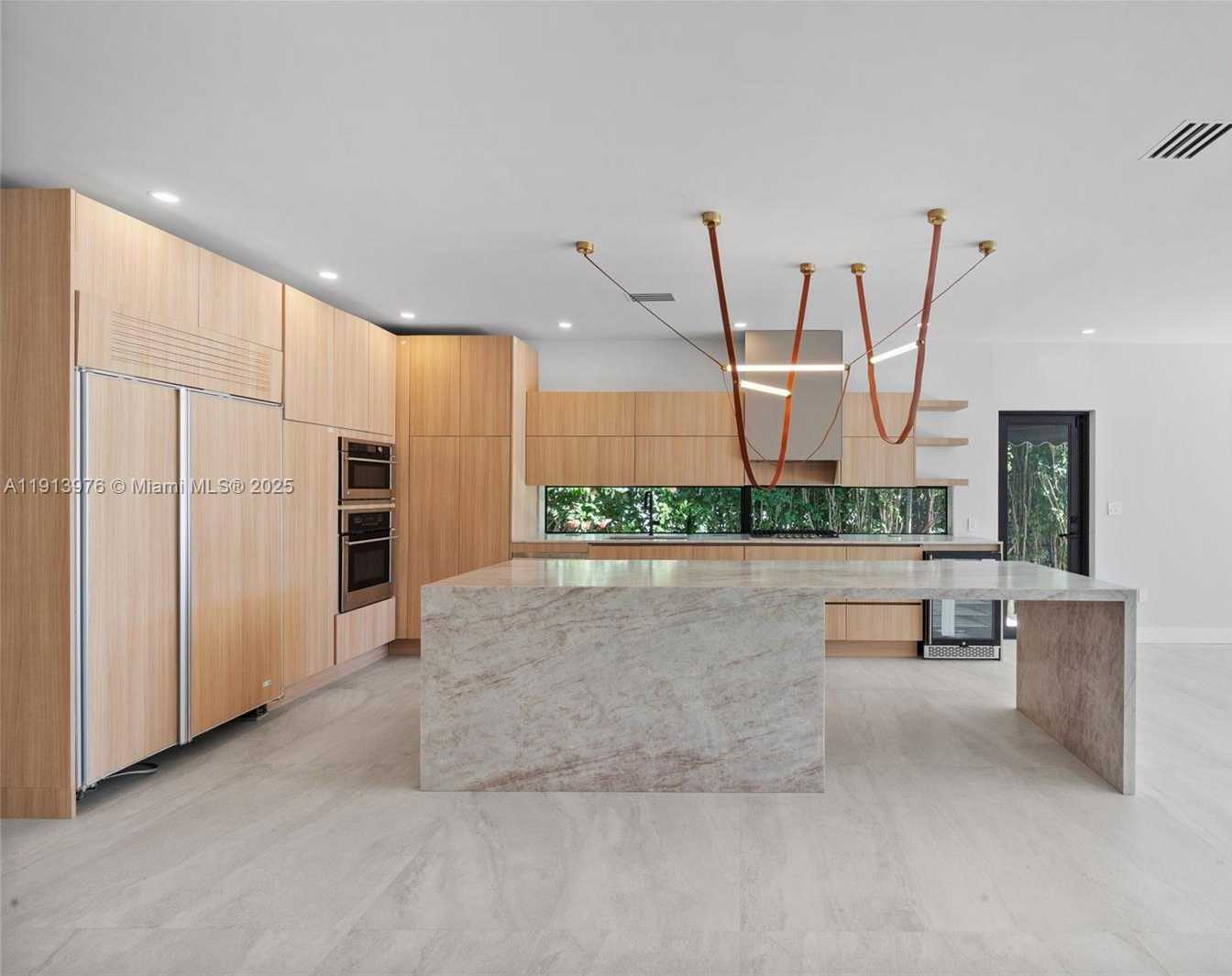 Small Image of 550 SOUTH SHORE DR, Miami Beach Number 15