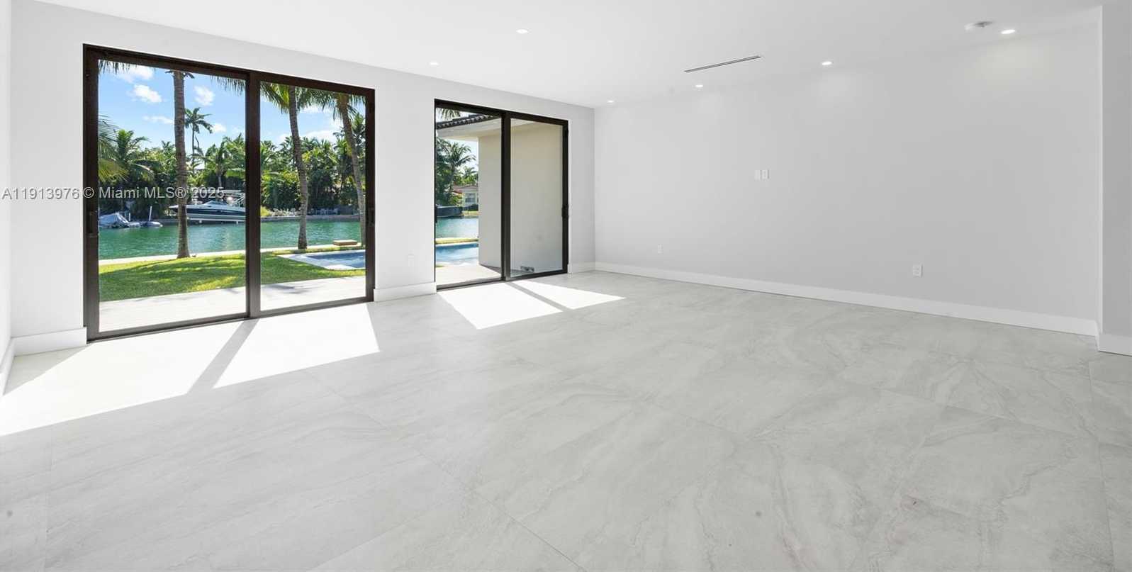 Small Image of 550 SOUTH SHORE DR, Miami Beach Number 19