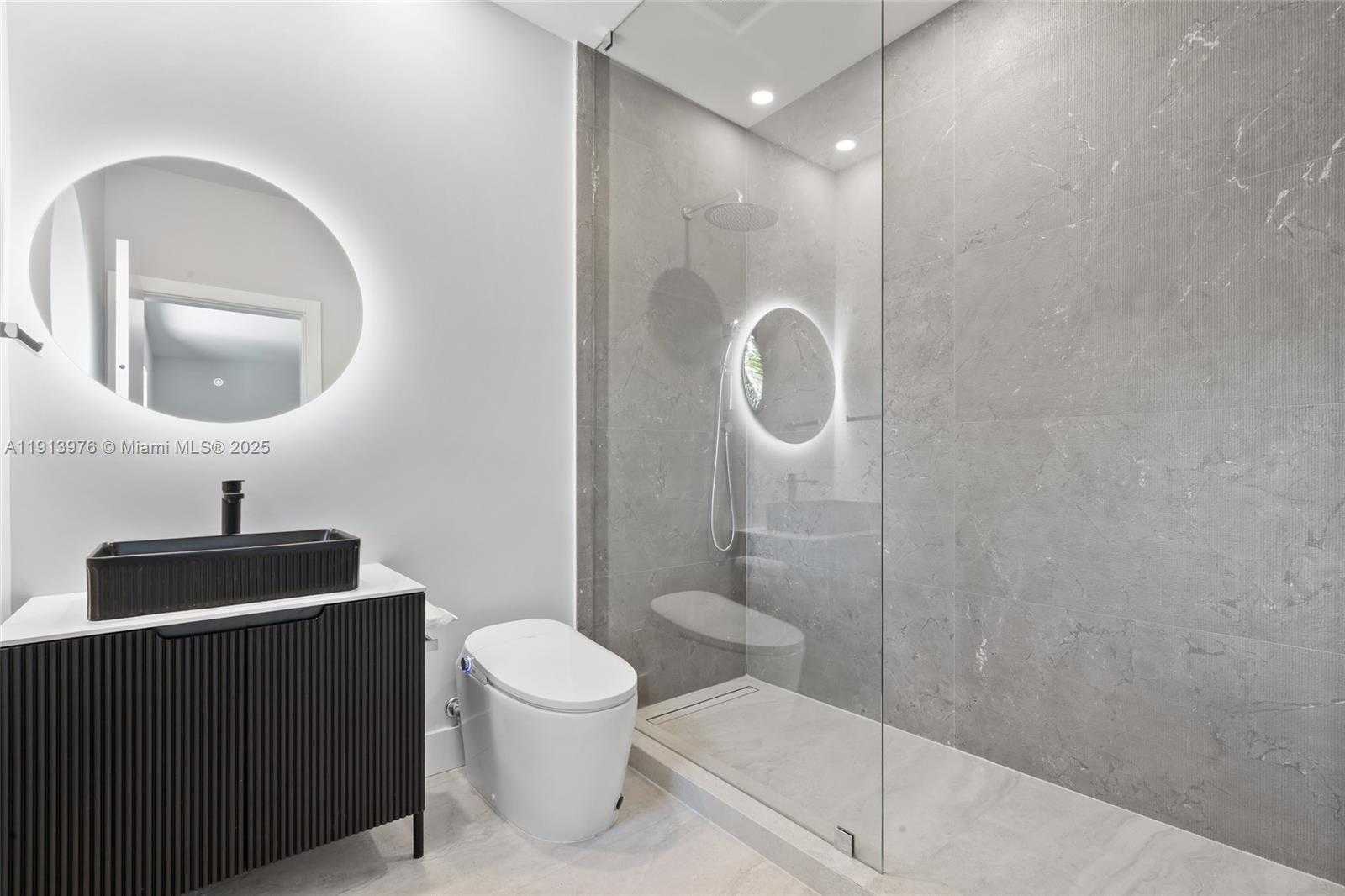 Small Image of 550 SOUTH SHORE DR, Miami Beach Number 21