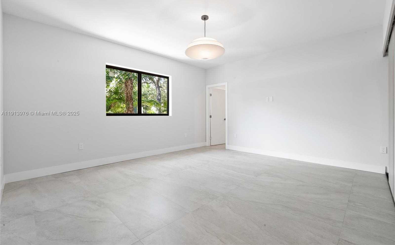 Small Image of 550 SOUTH SHORE DR, Miami Beach Number 31