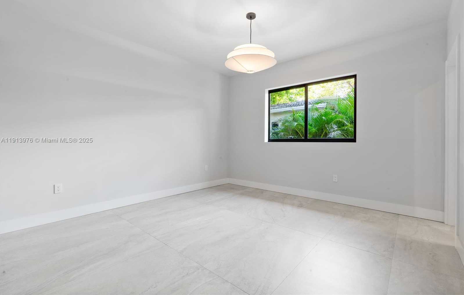 Small Image of 550 SOUTH SHORE DR, Miami Beach Number 32