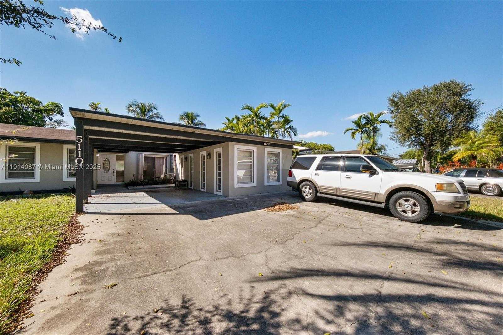 Small Image of 5110 SOUTH WEST 92ND AVE, Miami Number 13