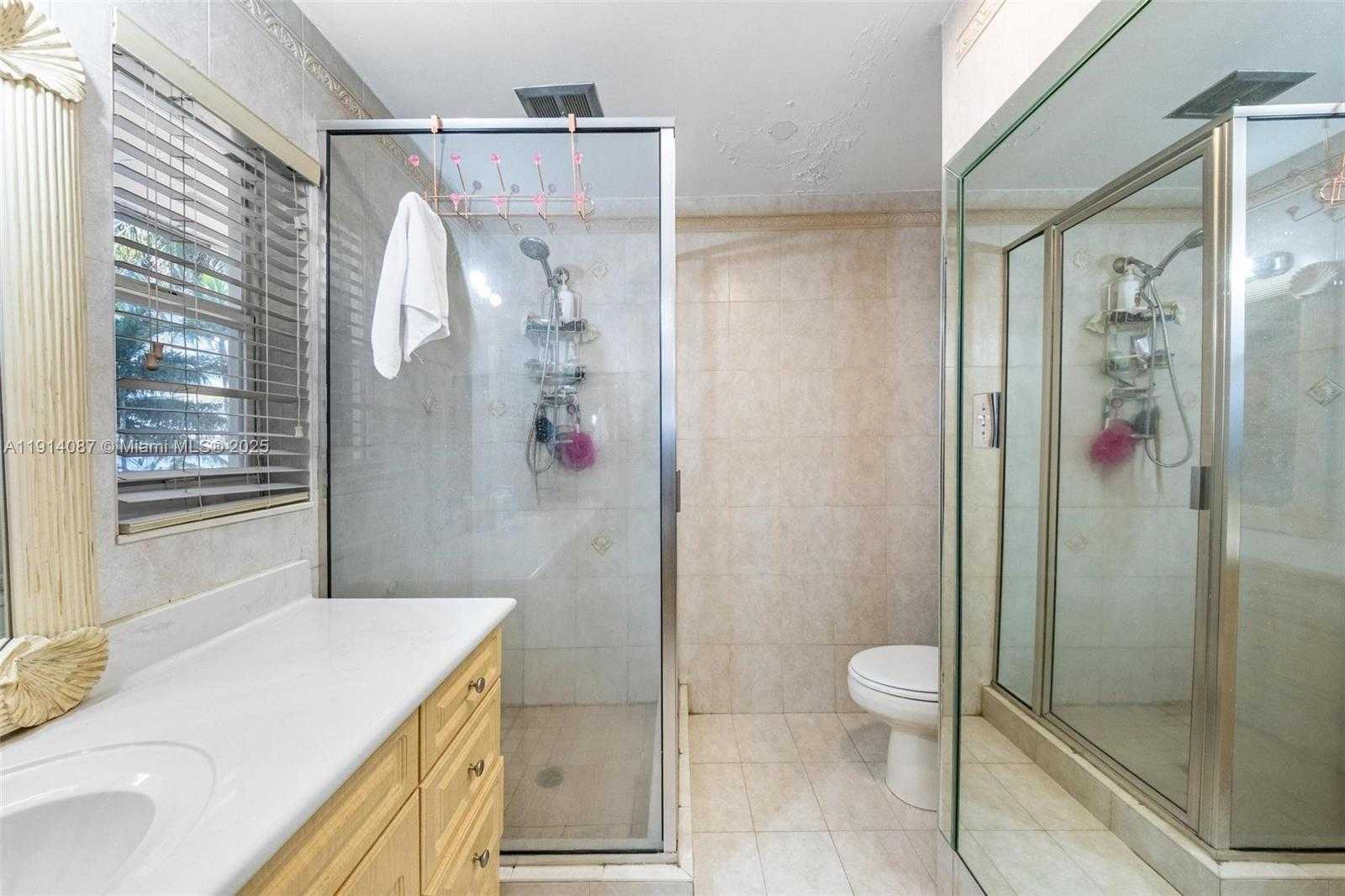 Small Image of 5110 SOUTH WEST 92ND AVE, Miami Number 37