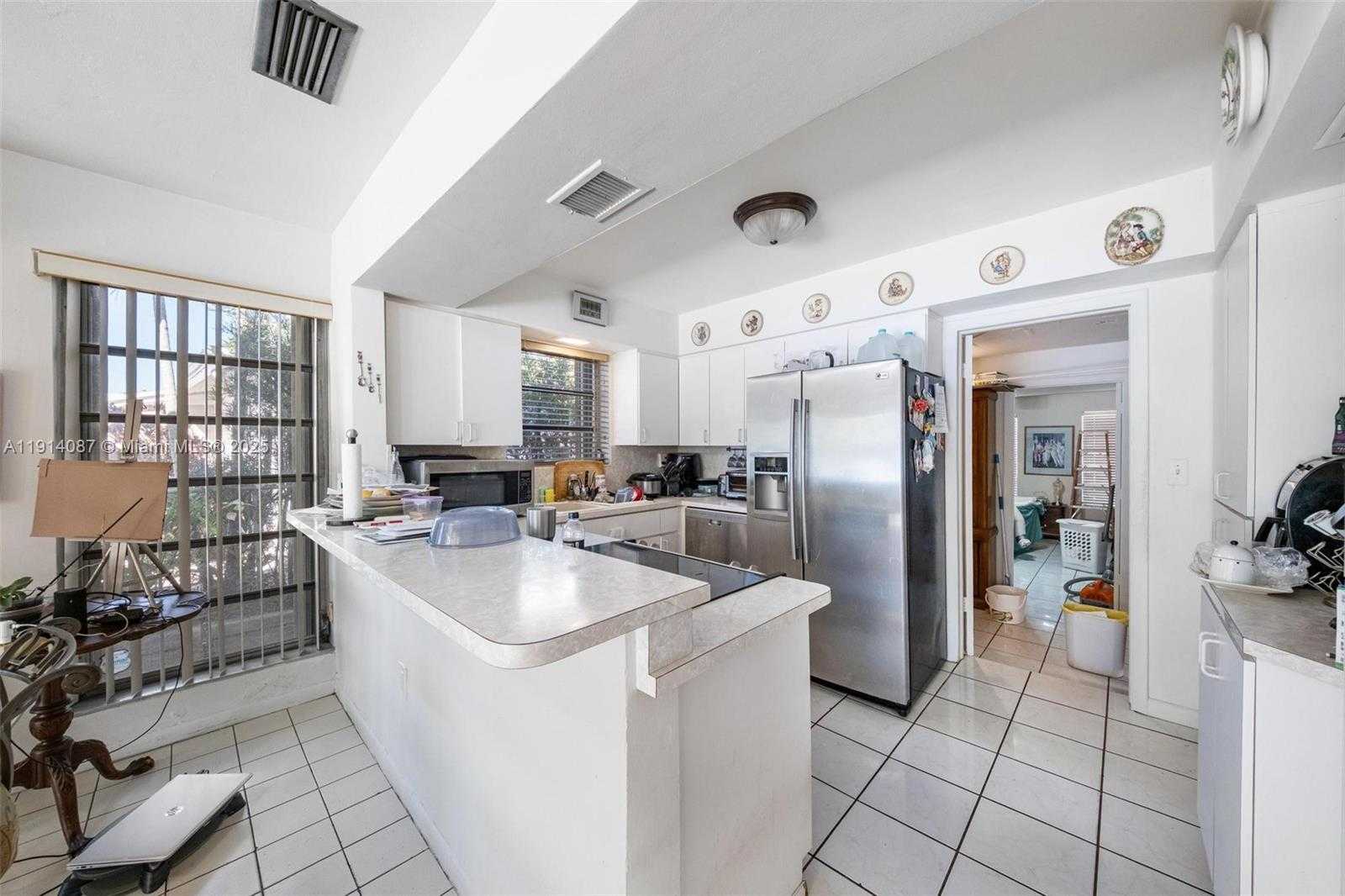 Small Image of 5110 SOUTH WEST 92ND AVE, Miami Number 41