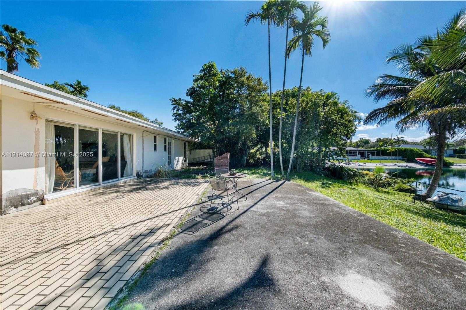 Small Image of 5110 SOUTH WEST 92ND AVE, Miami Number 47