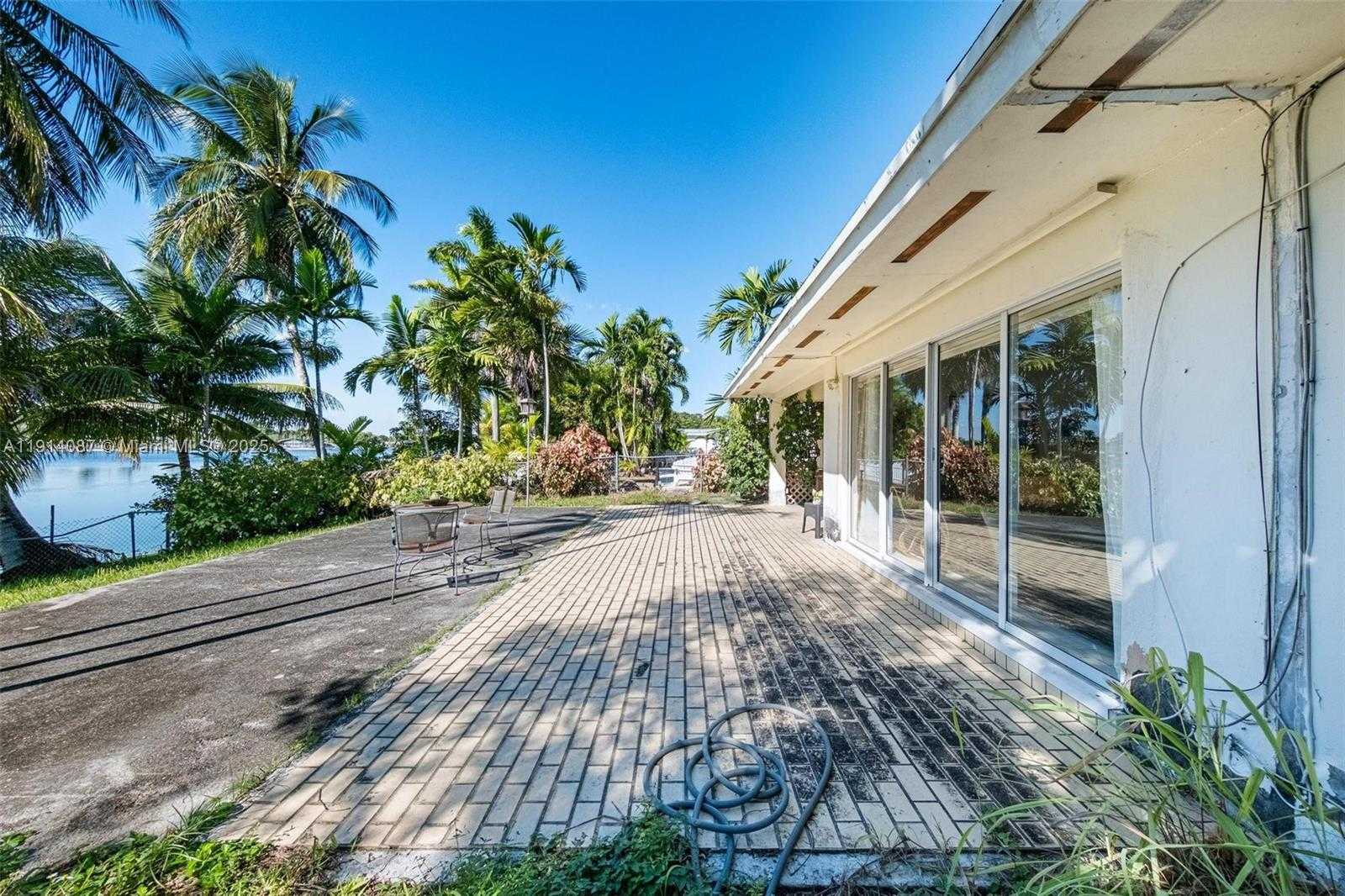 Small Image of 5110 SOUTH WEST 92ND AVE, Miami Number 7