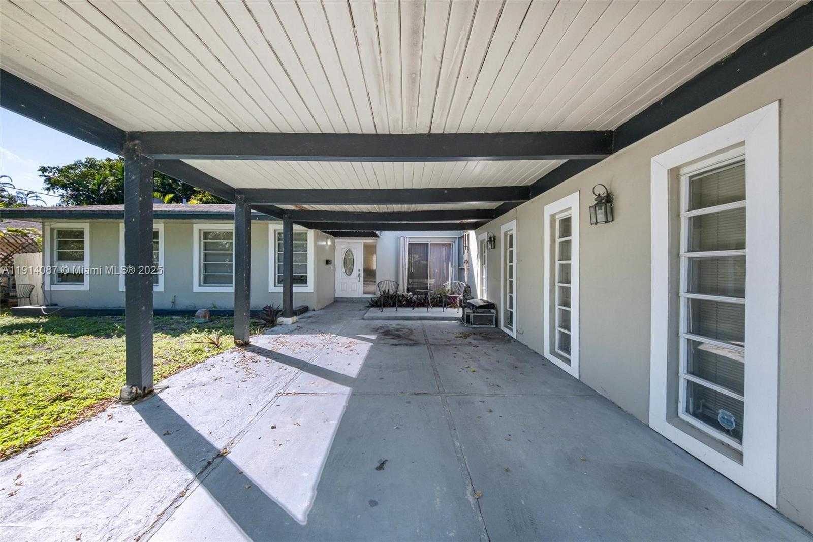 Small Image of 5110 SOUTH WEST 92ND AVE, Miami Number 9