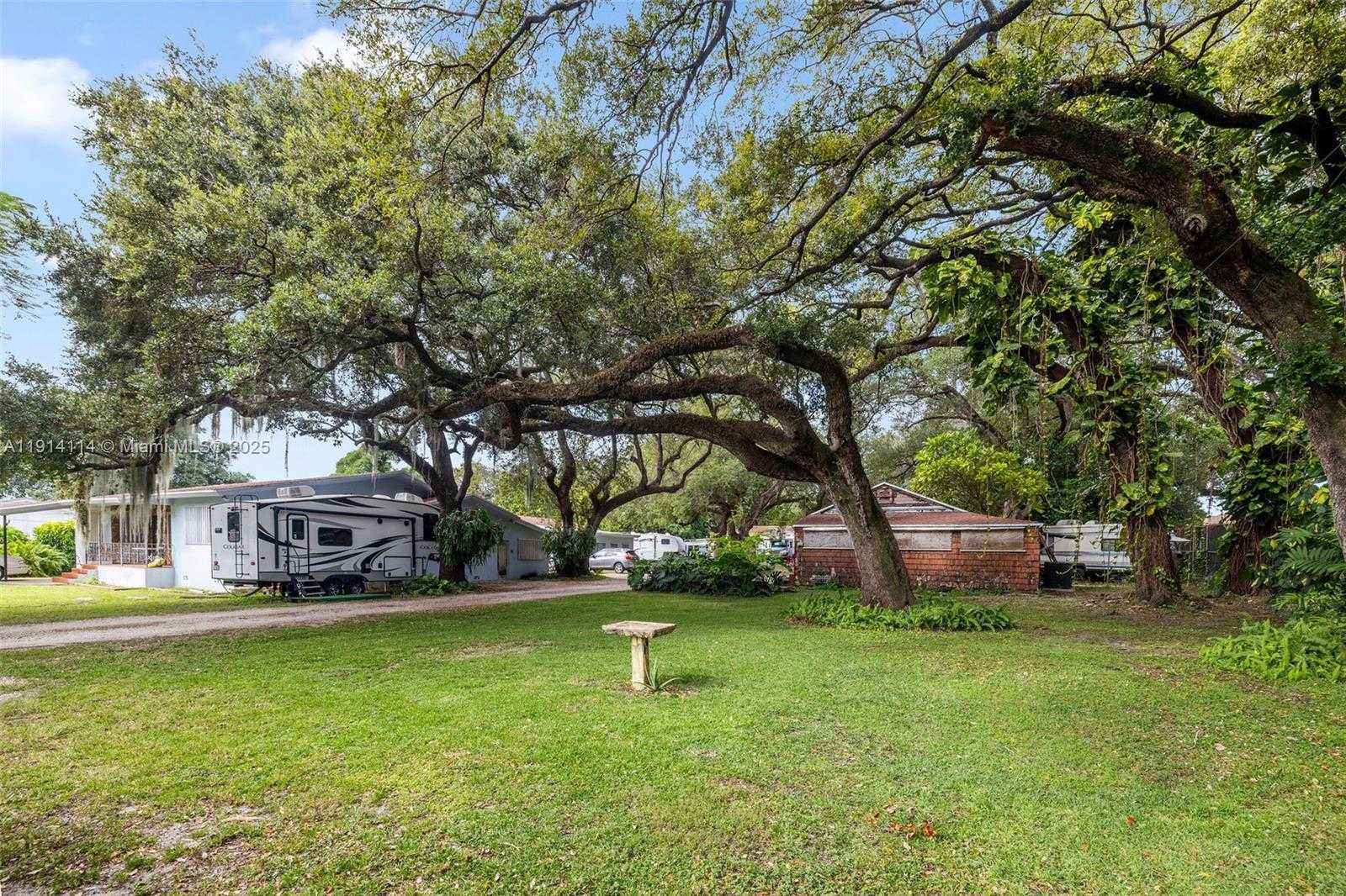 Small Image of 535 NORTH WEST 90TH ST, El Portal Number 10